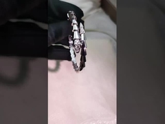 カスタム18Kゴールドジュエリー エレガントホワイトゴールド パーソナライズ ハイエンドジュエリー