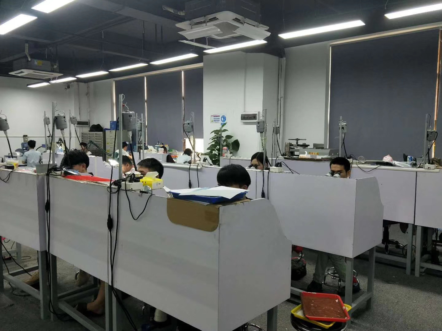 宝石工場