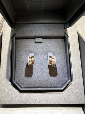 Round Stone 18K Gold Diamond Earrings with High Standards Custom Jewelry