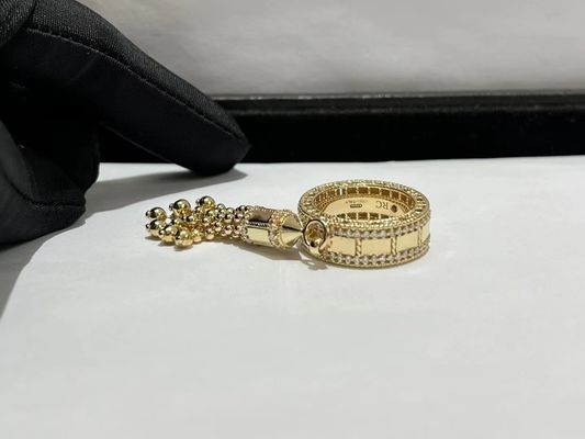 自然宝石とパーソナライズされたデザインの独占的なカスタムジュエリー