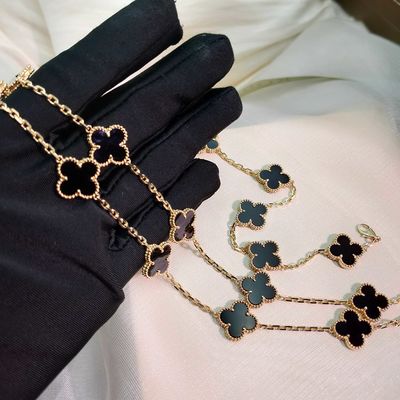手作りのHKセッティングジュエリー、プロングセッティングでダイヤモンドの美しさを引き立てます